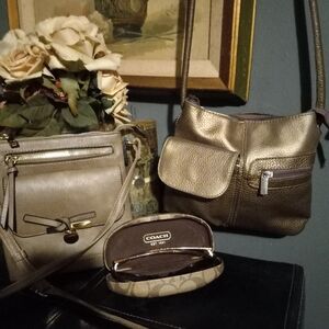 Coach Sunglasses With 2 Leather Purses